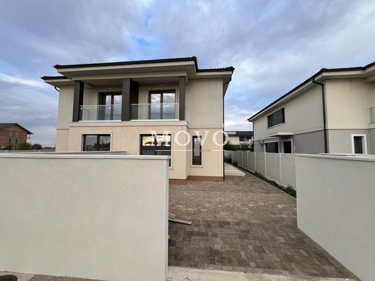 Duplex cu 5 camere cu Canalizare în Chișoda