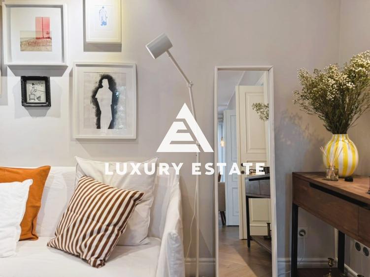 Apartament cu 3 camere semidecomandat în Capitale