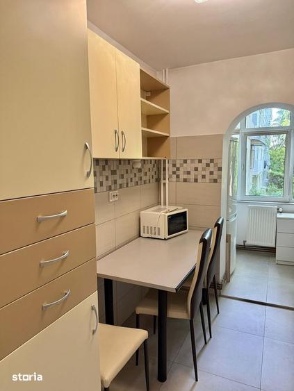 Apartament cu 2 camere decomandat în Podu Roș
