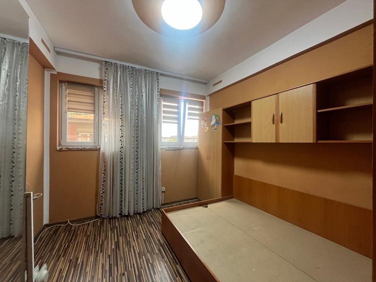 Apartament cu 3 camere decomandat, mobilat în Ferentari