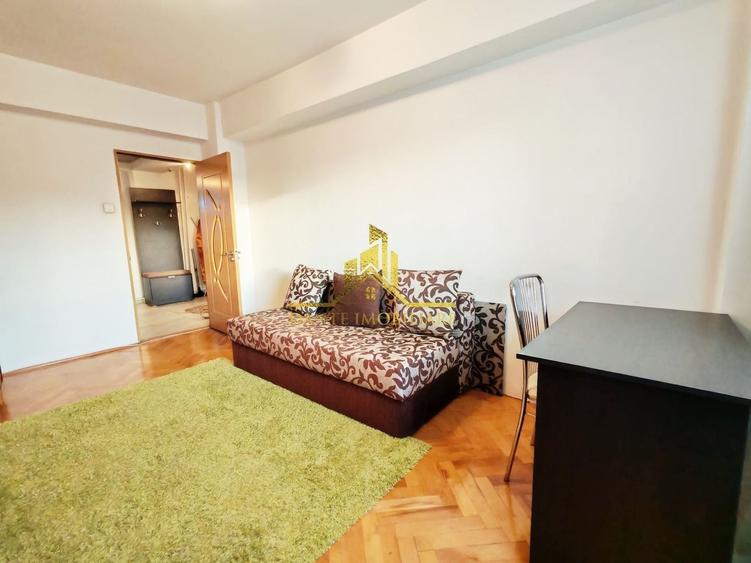 Apartament cu 3 camere decomandat, mobilat în Semicentral