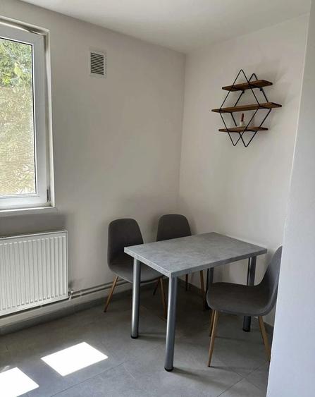 Apartament cu 3 camere, mobilat în Politehnica