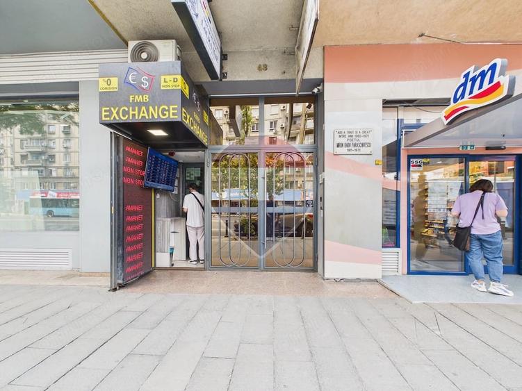 Apartament cu 3 camere decomandat în Romană