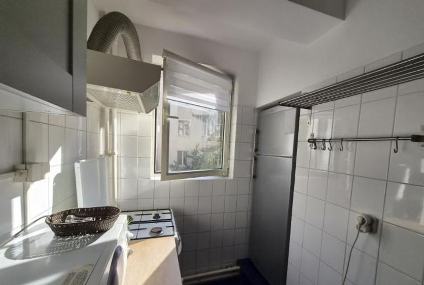 Apartament cu 2 camere semidecomandat, mobilat în Floreasca