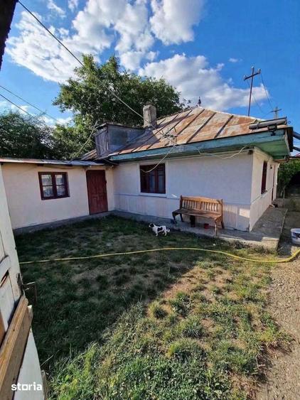 Casă cu 3 camere cu Teren 1200 Mp în Central