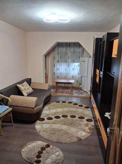 Apartament cu 2 camere decomandat în Aluniș