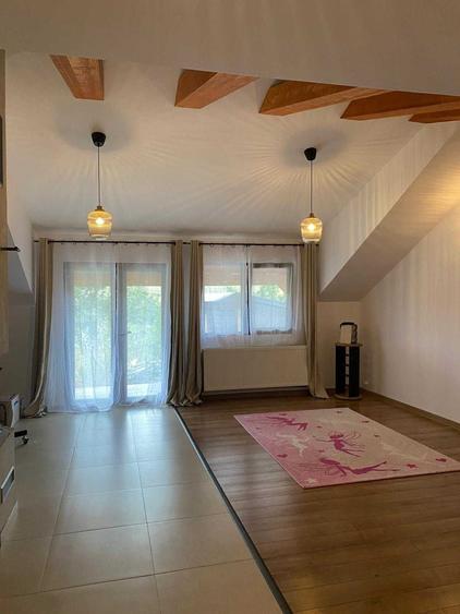 Casă cu 4 camere în Bencecu de Jos