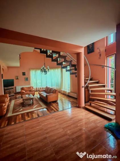 Casă cu 4 camere cu Teren 678 Mp în Europa