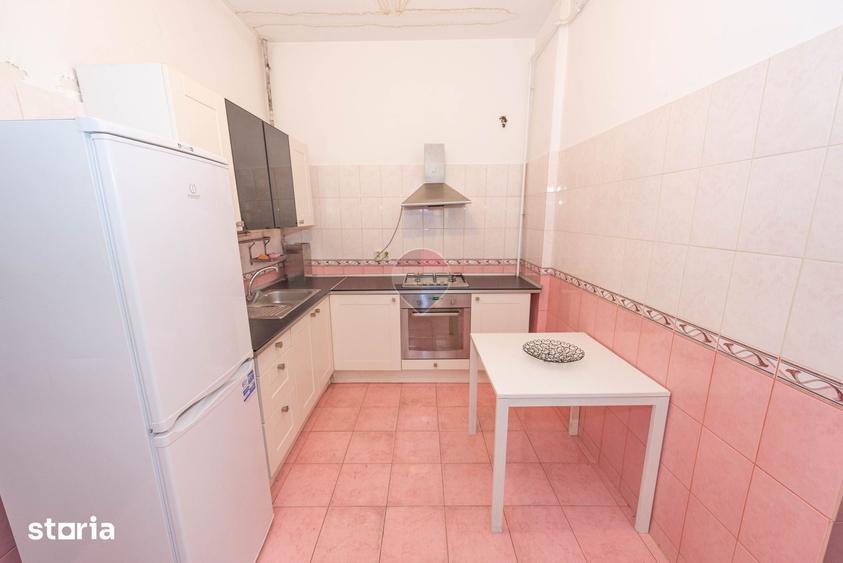 Apartament cu 3 camere semidecomandat în Parcul Carol
