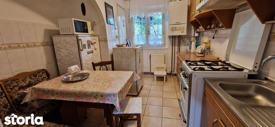 Apartament cu 2 camere semidecomandat în Girocului