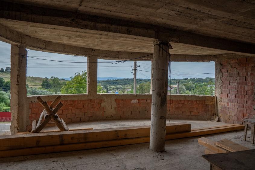 Casă individuală cu 8 camere cu Teren 595 Mp în Grigoreni