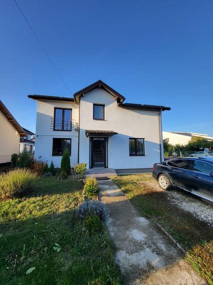 Casă individuală cu 4 camere cu Teren 379 Mp în Balotești