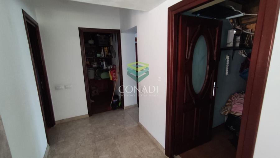 Casă individuală cu 5 camere cu Canalizare în Tamași