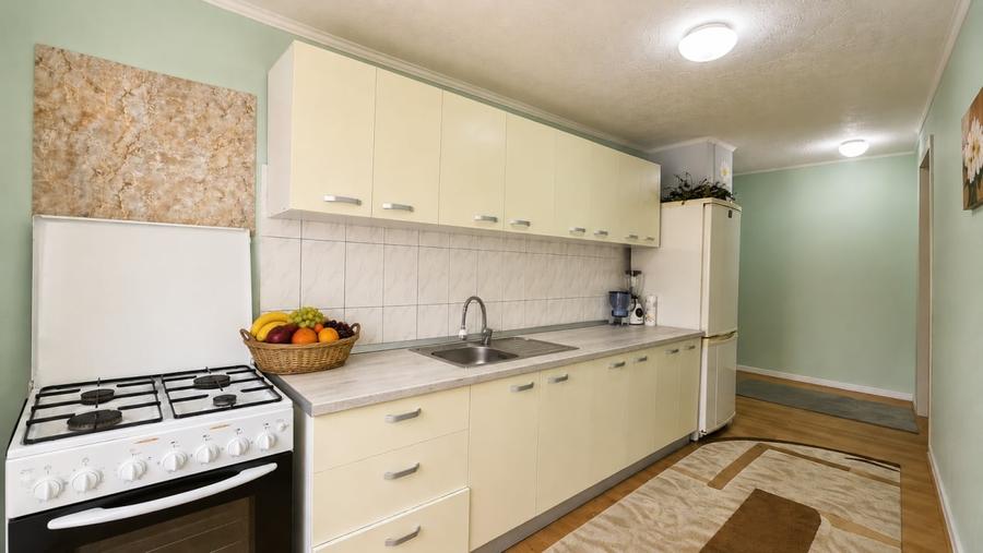 Apartament cu 2 camere decomandat, mobilat în Răcădău