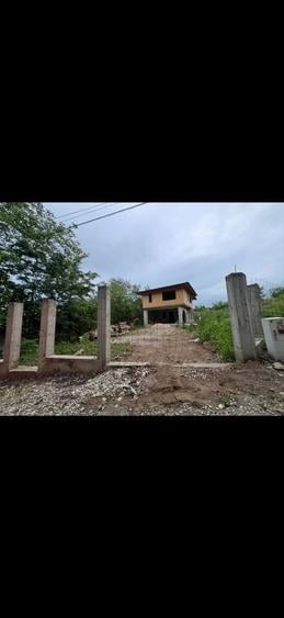 Casă cu 3 camere în Central