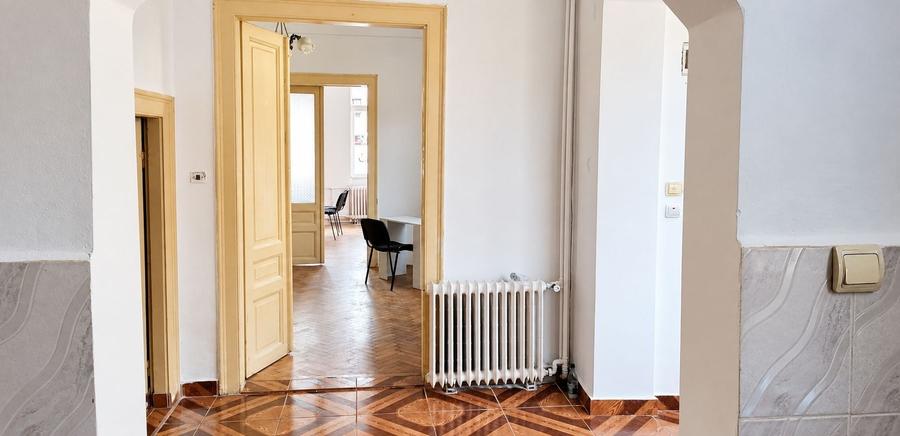 Apartament cu 2 camere nedecomandat în Ultracentral