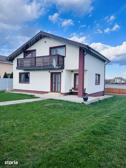 Casă cu 5 camere cu Teren 550 Mp în Dobreni