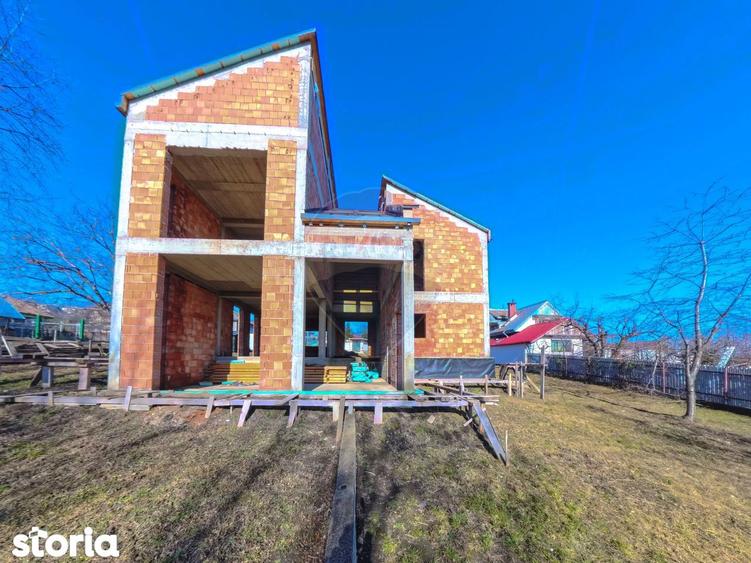 Casă cu 5 camere cu Teren 1851 Mp în Hemeiuș