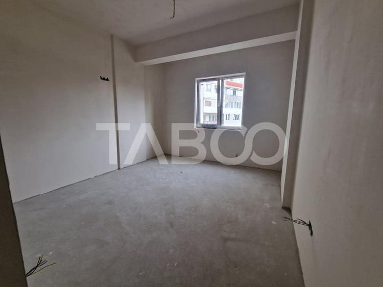 Apartament cu 3 camere decomandat în Mihai Viteazul