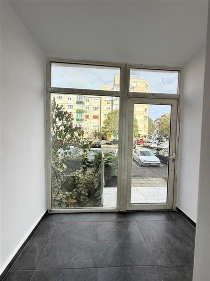 Spațiu comercial, de 15 mp, în Decebal