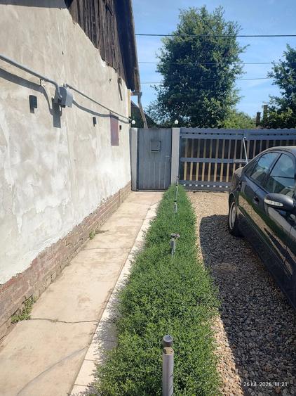 Casă cu 2 camere cu Teren 2845 Mp în Central