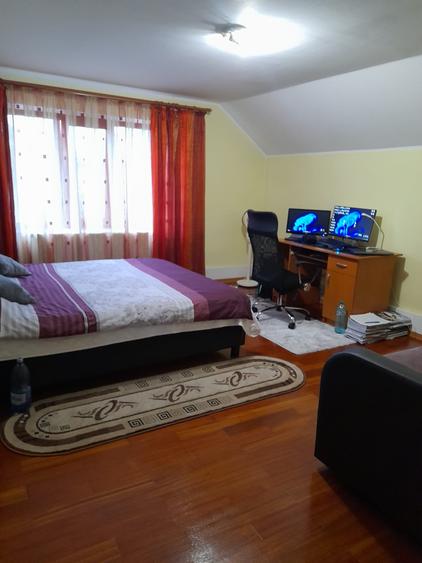 Casă individuală cu 5 camere cu Canalizare în Sud-Vest