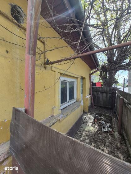 Casă cu 3 camere cu Teren 250 Mp în Rahova