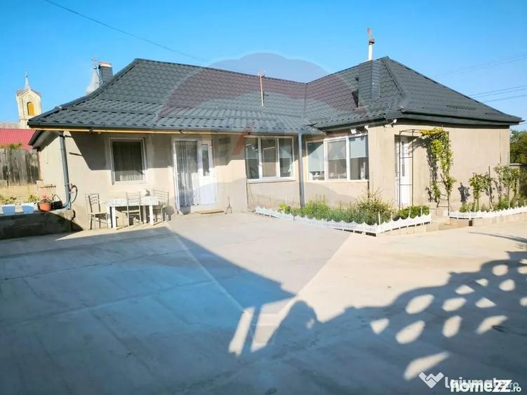 Casă cu 3 camere cu Teren 1439 Mp în Satu Mare