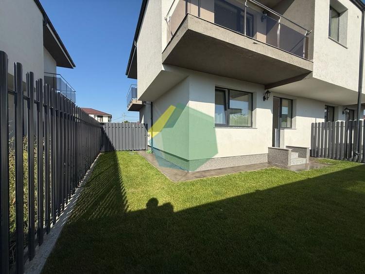 Duplex cu 4 camere cu Canalizare în Odăi