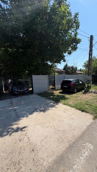Casă cu 3 camere în Curcani