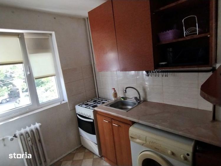 Garsonieră decomandată în Titan