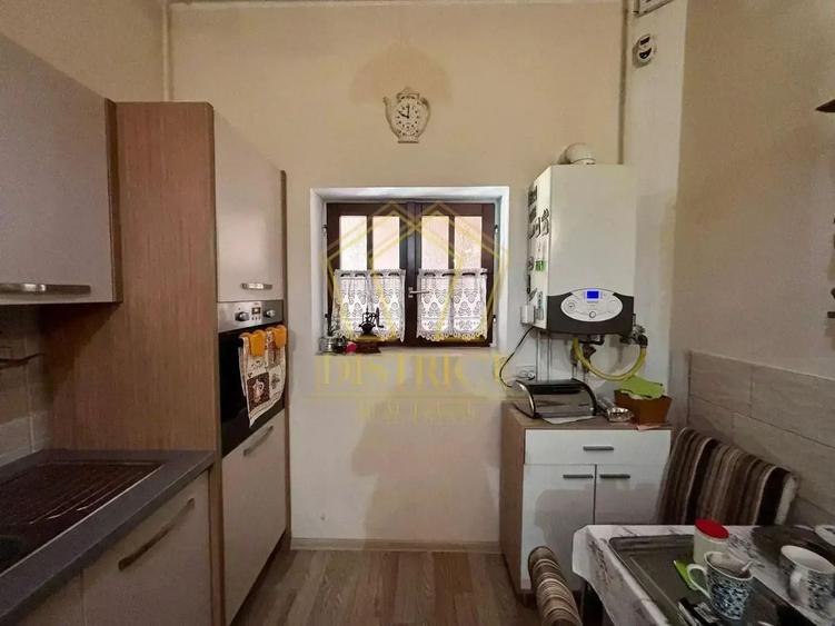 Casă individuală cu 4 camere cu Canalizare în Iosefin