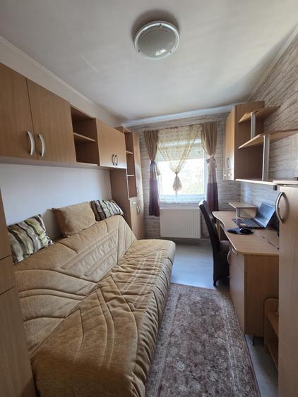 Apartament cu 3 camere decomandat în Scriitorilor