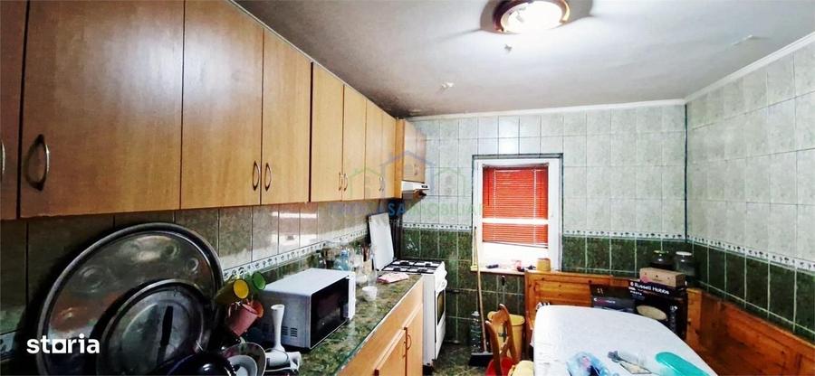 Apartament cu 4 camere decomandat în Central