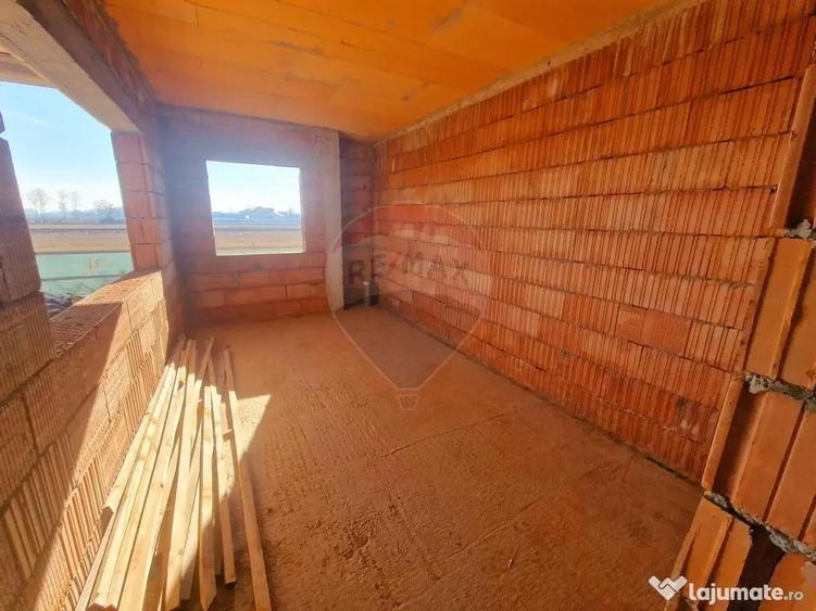 Casa si 74000 metri patrati teren - 1