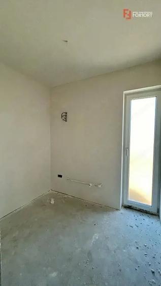 Casă cu 4 camere cu Teren 237 Mp în Giarmata