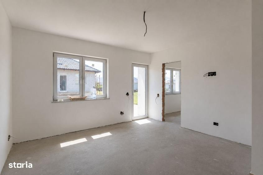 Casă cu 4 camere în Sânpetru
