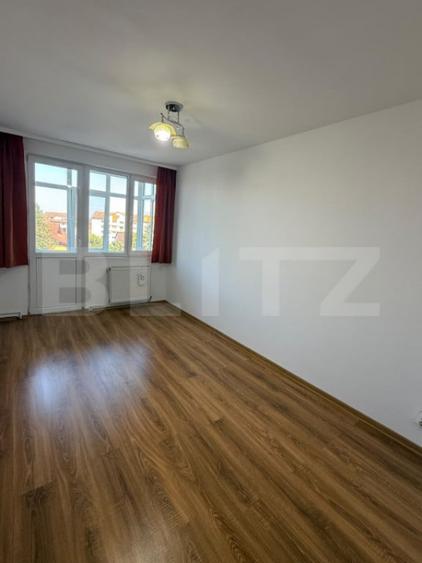 Apartament cu 2 camere semidecomandat în 1 Mai