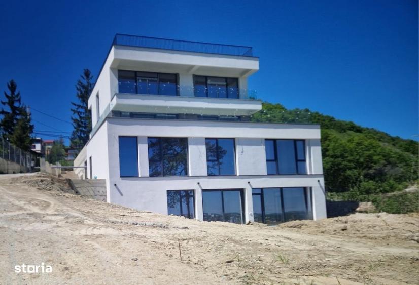Casă cu 4 camere în Central