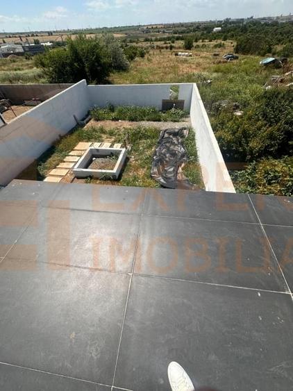 Casă individuală cu 4 camere cu Canalizare în Palazu Mare