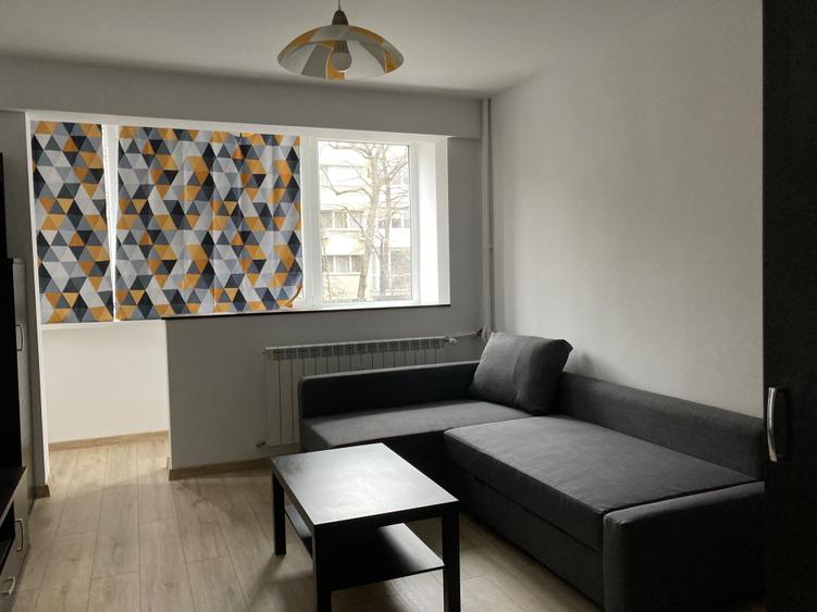 Apartament cu 2 camere decomandat în Olteni