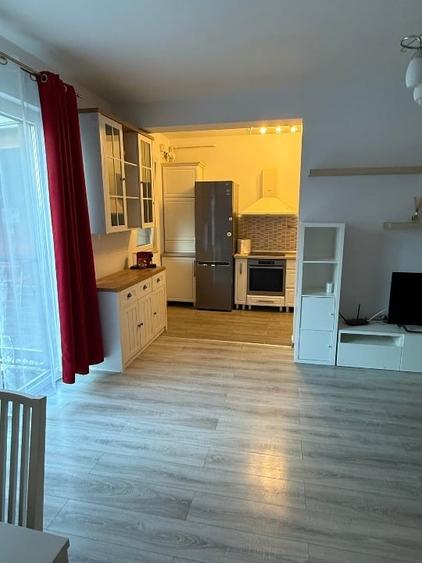 Apartament cu 3 camere decomandat, mobilat în Dumbrăvița