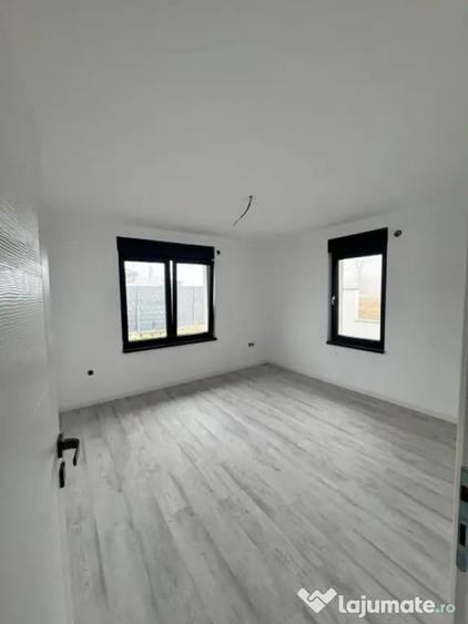 Casă cu 4 camere cu Teren 600 Mp în Satu Nou de Jos