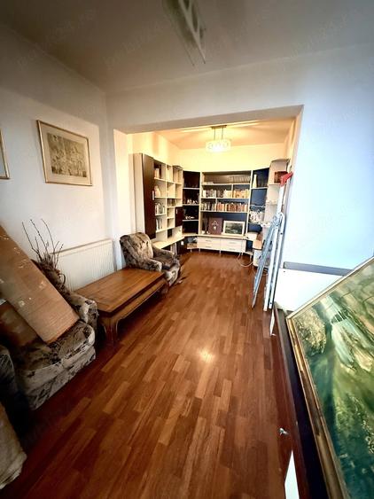 Apartament cu 3 camere semidecomandat, mobilat în Bucureștii Noi