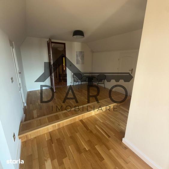 Casă cu 7 camere cu Teren 520 Mp în Platou