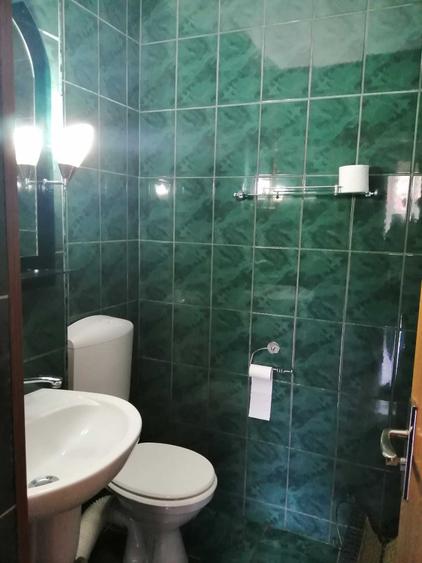 Apartament cu 3 camere decomandat în Cornișa