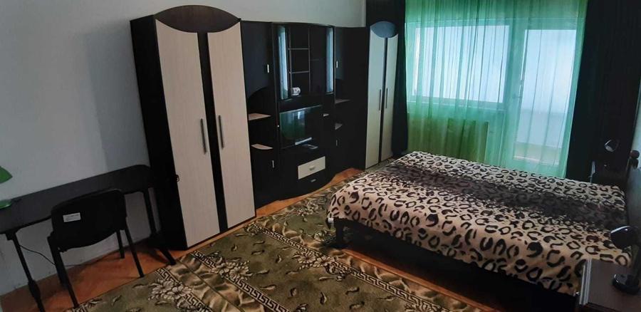 Garsonieră decomandată în Pietroasa