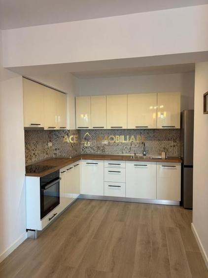 Apartament cu 2 camere semidecomandat, mobilat în Dămăroaia