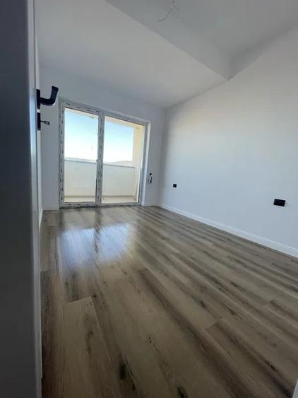 Apartament cu 2 camere semidecomandat în Florești