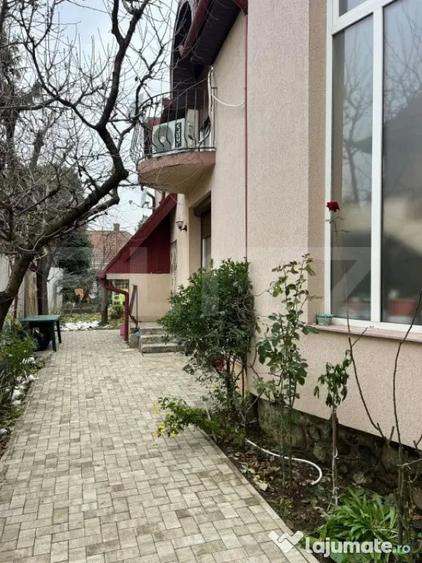 Casă cu 6 camere cu Teren 345 Mp în Titulescu